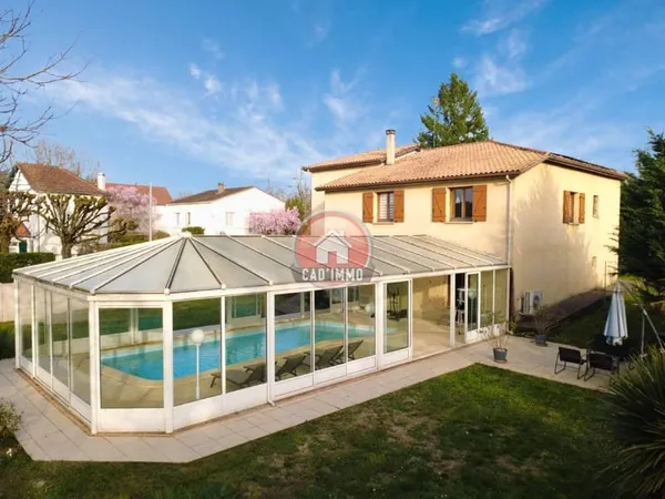 Maison 7 pièces 174 m²