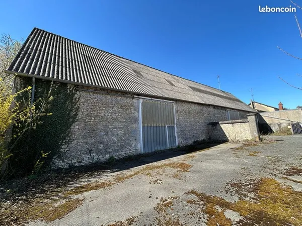 Local 525 m² LES VILLAGES VOVEENS