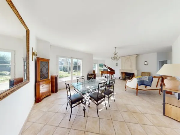 ANTONY - Quartier calme et recherché - Maison familiale 6 pièces - 200 m² - Terrain 566 m² - Sous-so