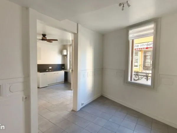 Local 23 m²