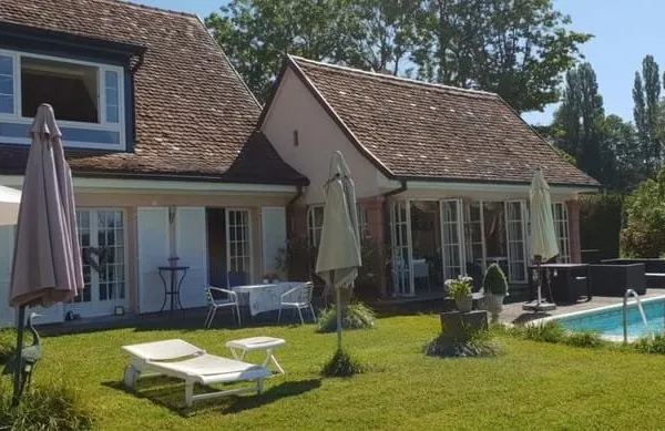 Réf: 11163*** Axe Bâle - Altkirch: Propriété de charme sur 2 étages + dépendance. 350 m² sh