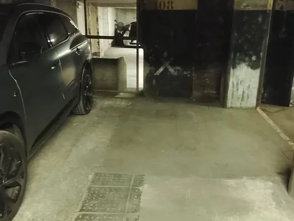 Location parking sécurisé pour moto/scooter rue d'Enghien, Paris 10ème