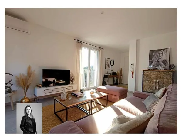 Appartement Istres 3 pièce(s) 75 m2 , Balcon et Deux places parking