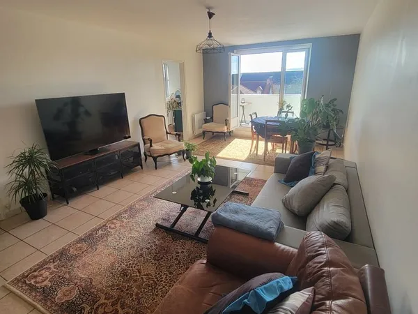 Appartement T3 70 m² avec terrasse, parking et gardien - Dijon Fauconnet