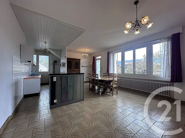 Appartement 3 pièces 159 m²