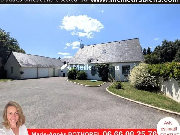 44410 SAINT-LYPHARD- Maison familiale 4 chambres dont 2 au rdc -dépendances, garages et grand terrai