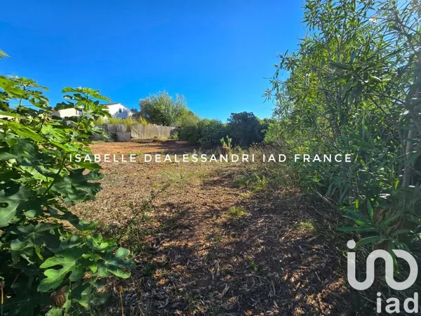 Terrain 600 m²