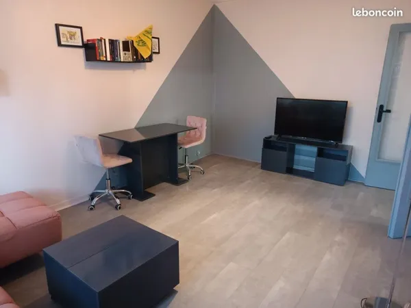 ✨ Colocation 60m² meublé avec balcon arrêt Longchamp - 500 TCC/chambre ✨