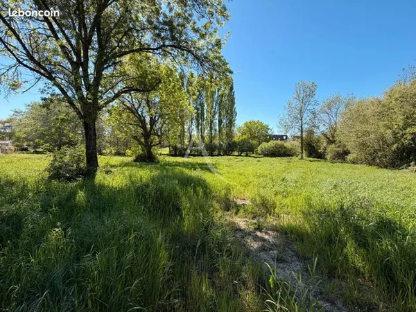 Terrain 7630 m² LES GARENNES SUR LOIRE