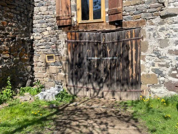 Dépendance/ garage/ stockage/ ou rénovation 60 m avec jardin