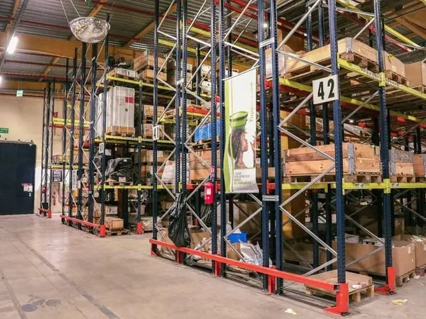 Local d'activité 302 m²
