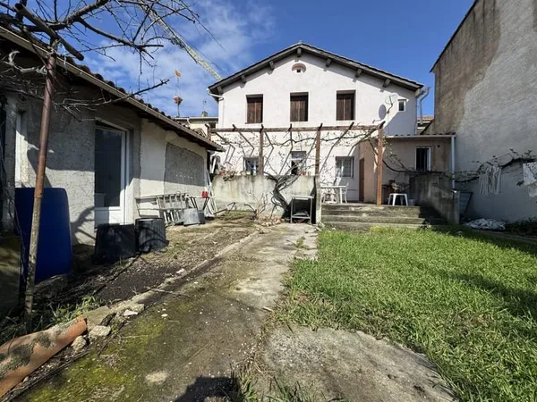 Maison de type 4 sur 300m2 de terrain proche du centre ville