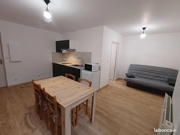 Studio neuf meublé