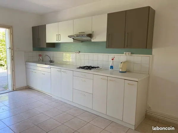 À louer maison mitoyenne plein pied à Auverse 49490