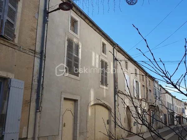 Maison 1 pièce 195 m²
