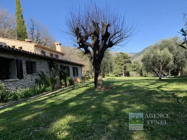 Villa 4 pièces 150 m²