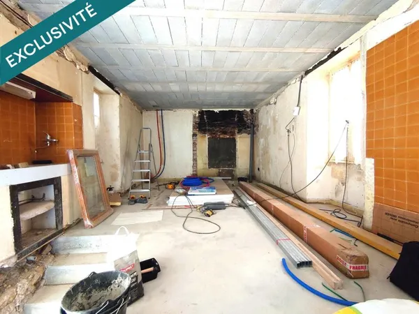 PETITE MAISON DE BOURG A TERMINER DE RENOVER