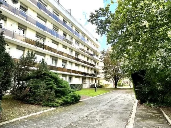 Studio 1 pièce 28 m²