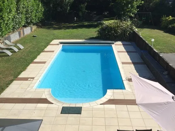 Magnifique villa avec Piscine à l'entrée de Plescop, 15 minutes du port (porte St Vincent)