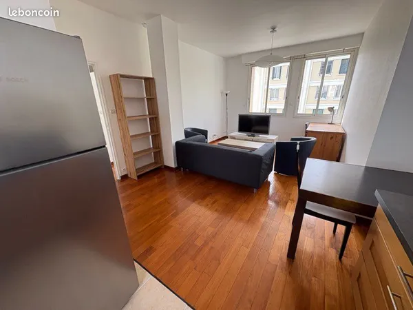 2 pièces 47 m2 plein centre ville