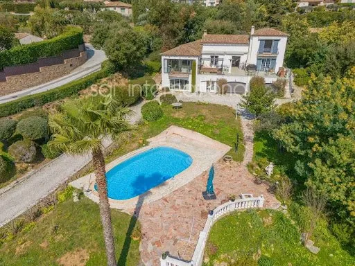 Villa 280 m²
