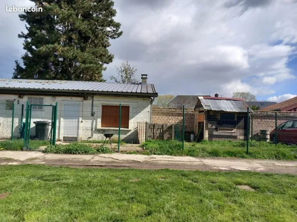 Studio 25m2 comme une petite maison plain-pied + mezzanine, avec jardinet privatif clos
