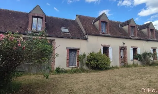CORPS DE FERME - à 15 min de FERRIERES EN GATINAIS (45210 - Loiret) et ses dépendances - 1 hectare e