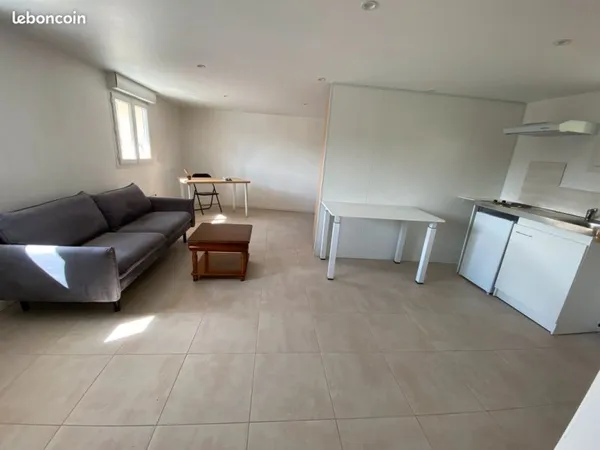 À LOUER - Beau Studio Meublé - Le Canet de Meyreuil