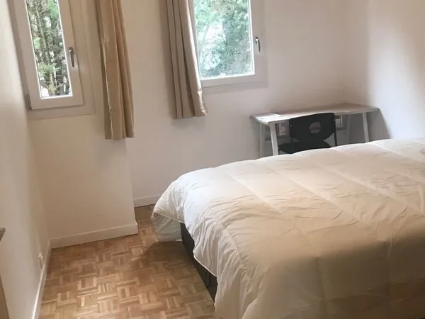 Chambre dans une maison de 150m2