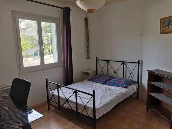 Chambre 1 pièce 13 m²