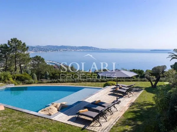 Villa 9 pièces 250 m²