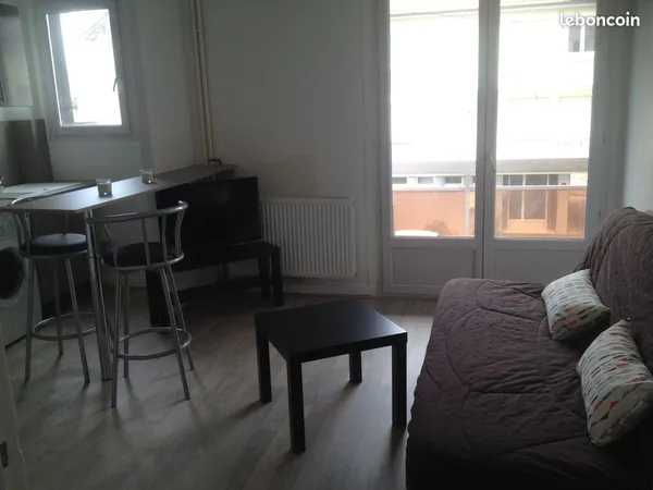 Studio meublé 22 m² - chauffage, balcon et parking privé