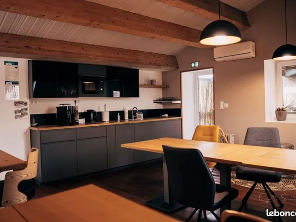 Bureau et espace de travail Location Sèvremont  30m² 120€
