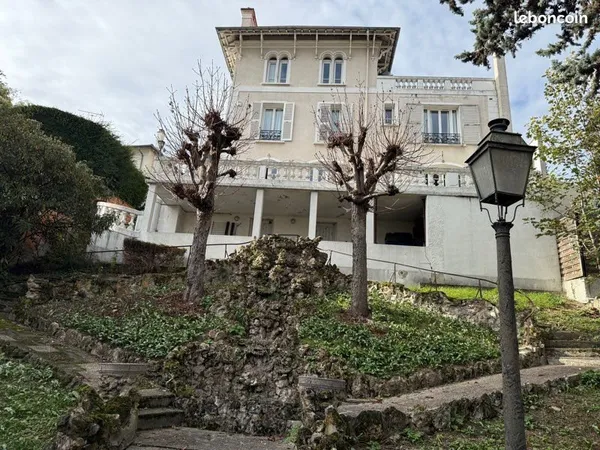 Maison Ancienne et de Caractère sur Terrain 750m2 94170 Le Perreux