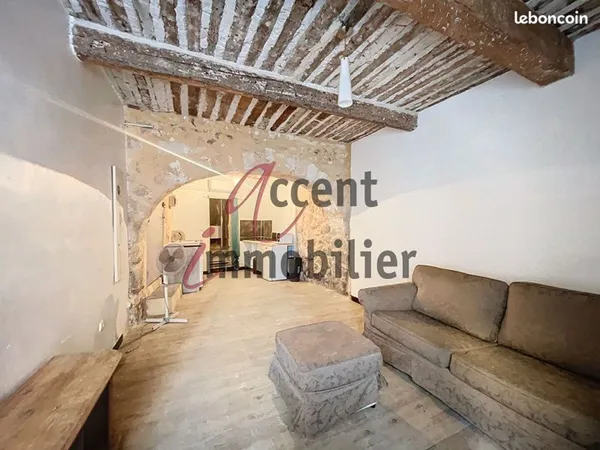 Studio 1 pièce 33 m²