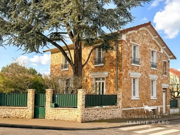 LE CHESNAY - SAINT ANTOINE - Maison 150m², 7P 4C 1B