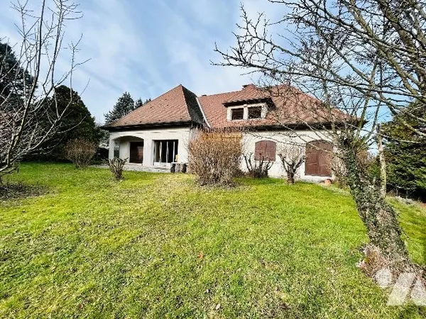 Maison 7 pièces 397 m²