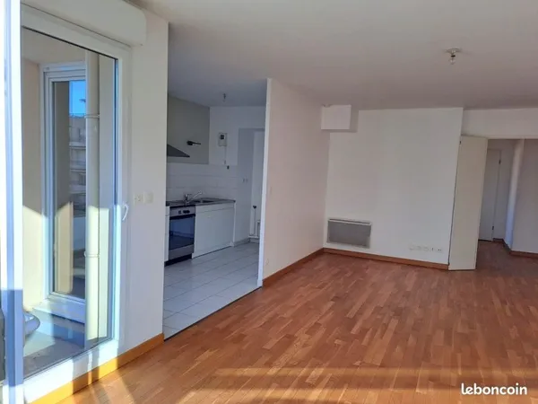 Coup de coeur assuré : Appartement lumineux avec terrasse et garage
