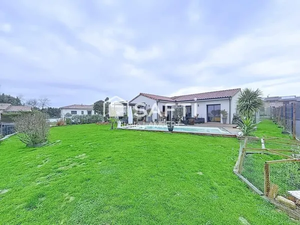 Belle maison contemporaine de 2021 à Gargas (90 m²)