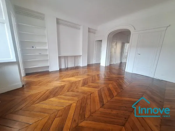 Vends t6 et plus - 156.55m² - Versailles 78000