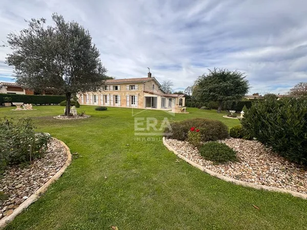 Maison Lansac 6 pièce(s) 178 m2 + dépendances avec jardin