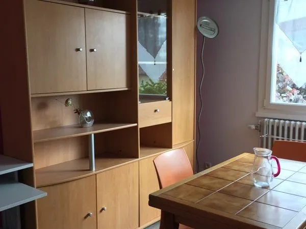 Chambre meublée prête à vivre