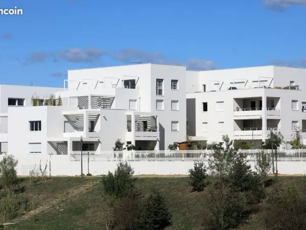 P3 récent avec terrasse au dernier étage
