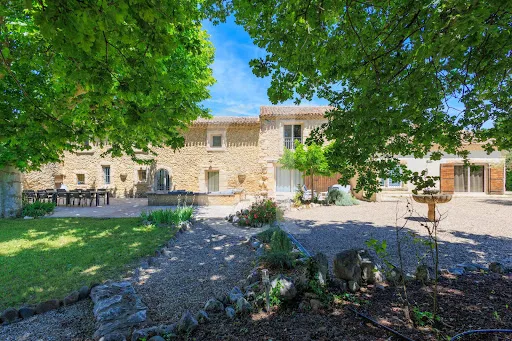 Mas provençal 9 pièces 370 m²