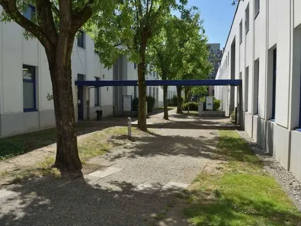 Bureau 1179 m²