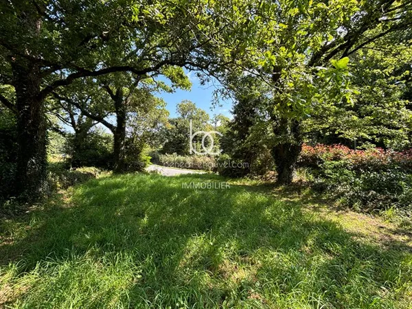 Terrain 634 m²