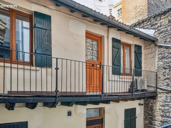 Studio T1 avec balconnet et climatisation