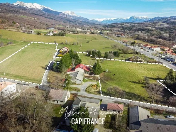 À vendre - Terrain constructible au “Hameau du Grand Pré”, sur la commune de La Rochette