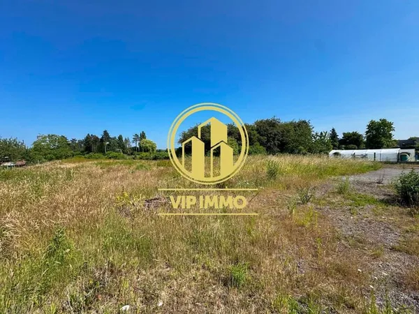 Terrain 963 m²