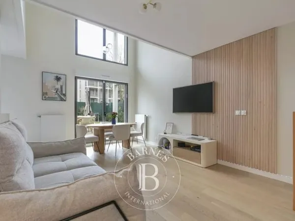 RUEIL-MALMAISON BUZENVAL SAINT-CUCUFA Superbe duplex de 97m² en rez-de-jardin